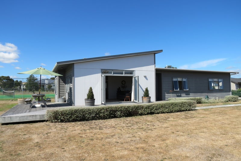 Property Valuation for 8 Redwood Lane, Martinborough Trade Me