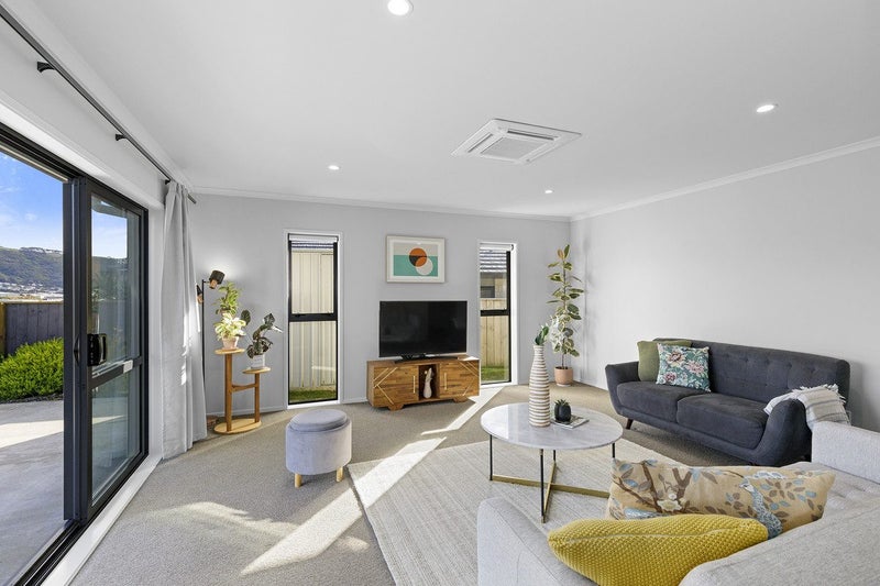 148 John Burke DR, Aotea, PORIRUA - Carousel 1