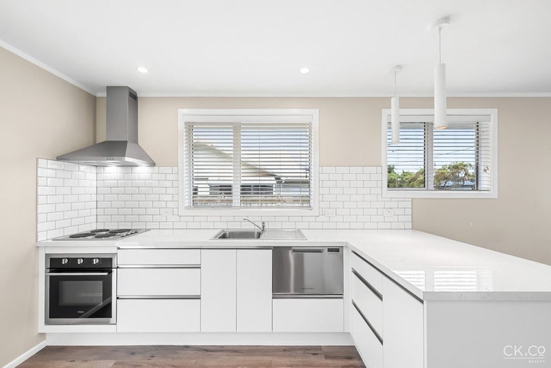 1/12 Poplar Grove, Ebdentown, Upper Hutt - Carousel 2