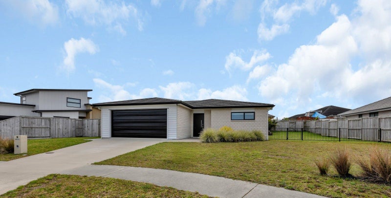 13 Olney Court, One Tree Point - Carousel 2