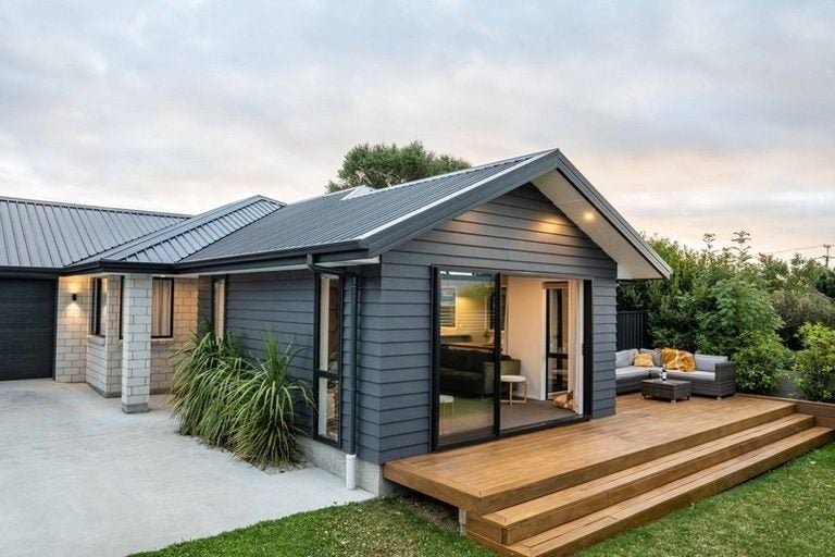 33B Holloway Street, Waikiwi, Invercargill - Carousel 1