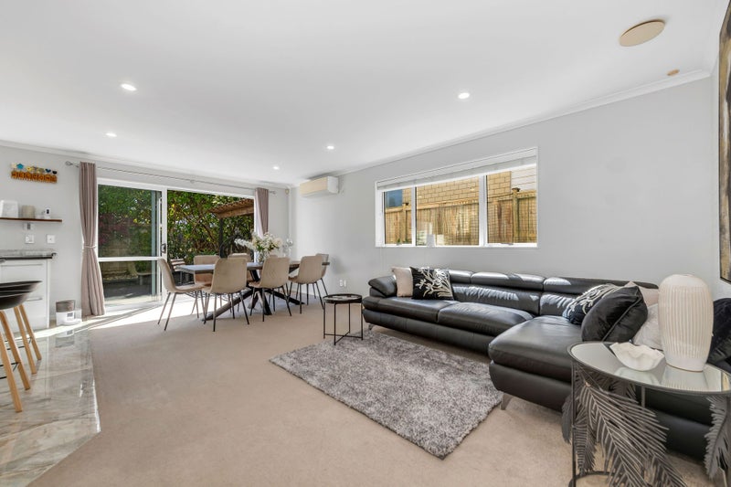 4 Shelby Lane, Flat Bush, Auckland - Carousel 2