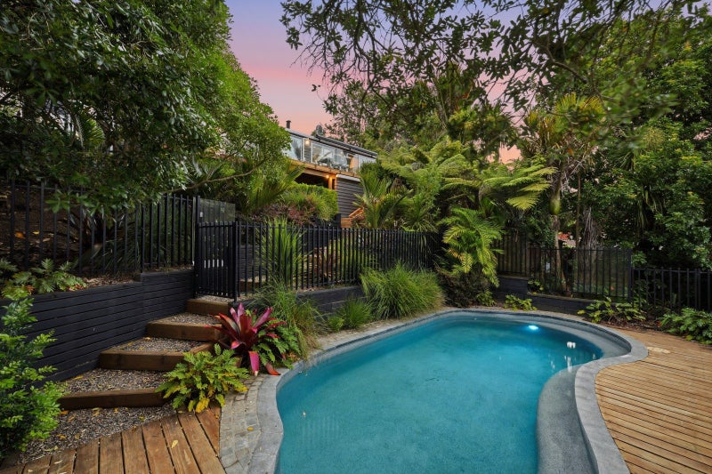 34 Montclair Rise, Browns Bay, Auckland - Carousel 1