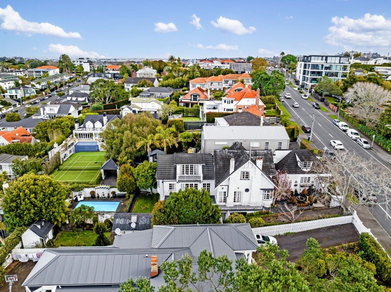 23 Orakei Road, Remuera, Auckland - Carousel 2