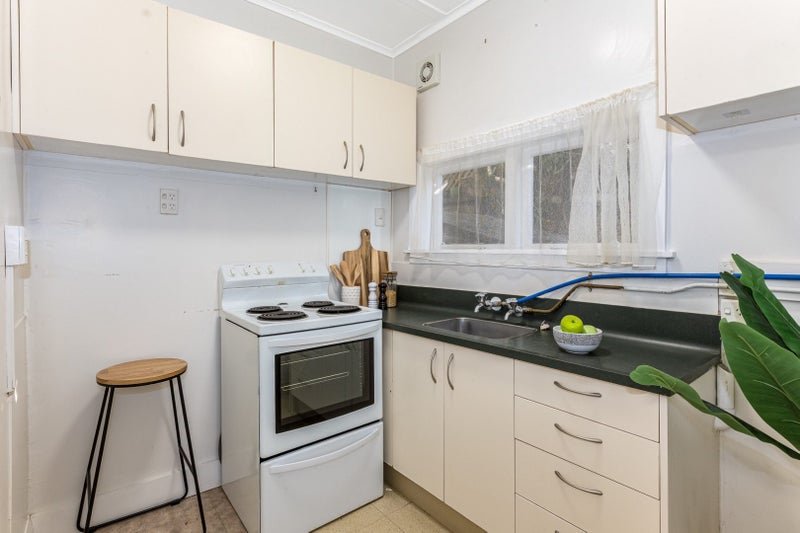 196 Evans Bay Parade, Roseneath, Wellington - Carousel 2