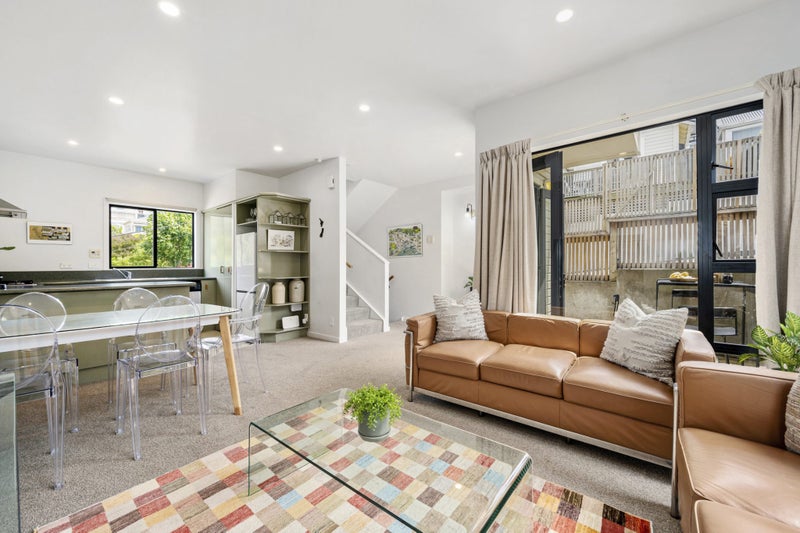 2A Lewisville Terrace, Thorndon, Wellington - Carousel 1