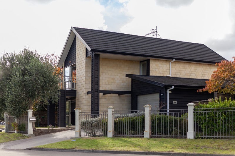 7 Jade Lane, Paraparaumu - Carousel 1
