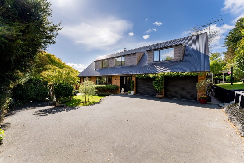 75 Glenross Street, Glenross, Dunedin - Carousel 1