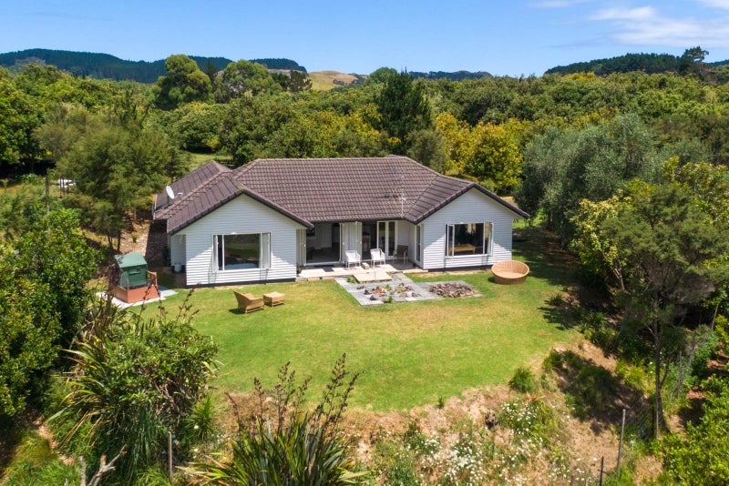 878 South Head Road, Helensville - Carousel 2