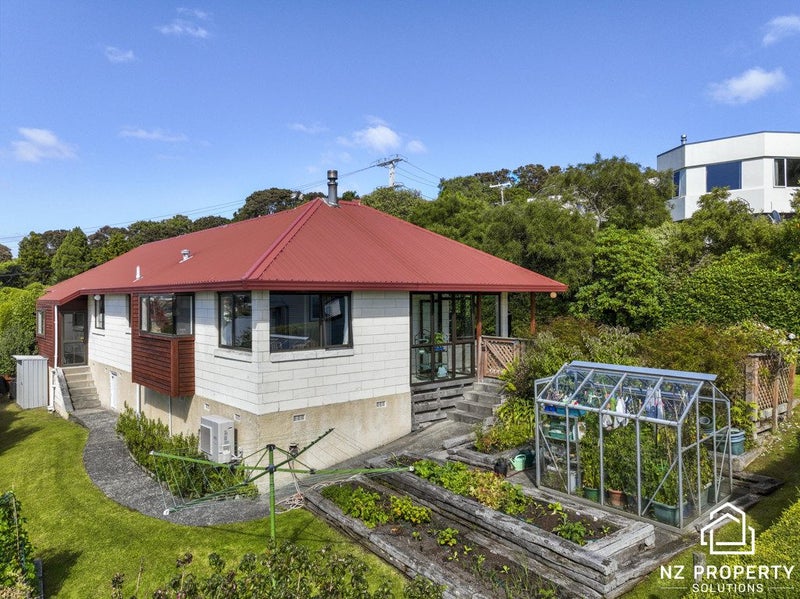 34 Tanner Road, Glenleith, Dunedin - Carousel 1