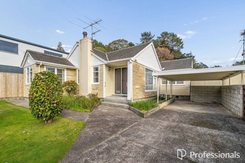 12 Tawhai Street, Stokes Valley, Lower Hutt - Carousel 2