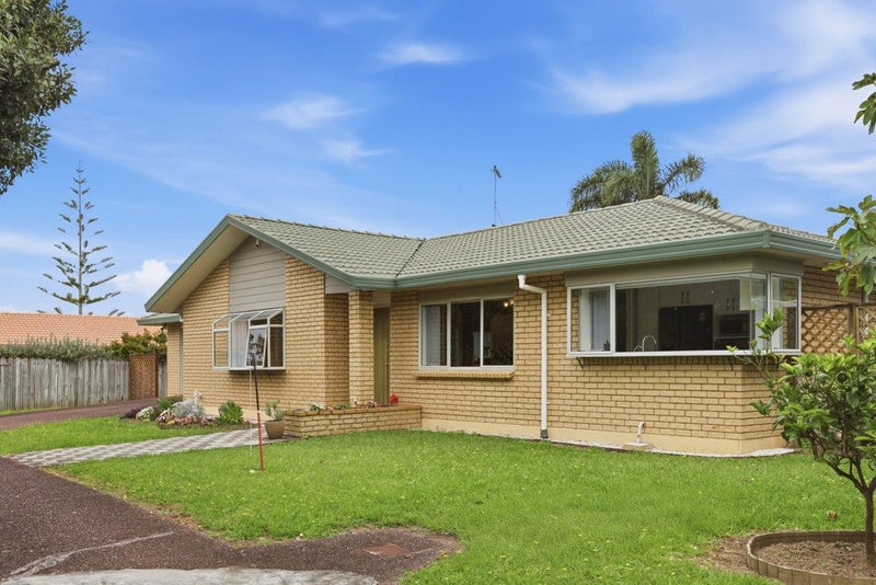 46 Frank Nobilo Drive, Golflands, Auckland - Carousel 2