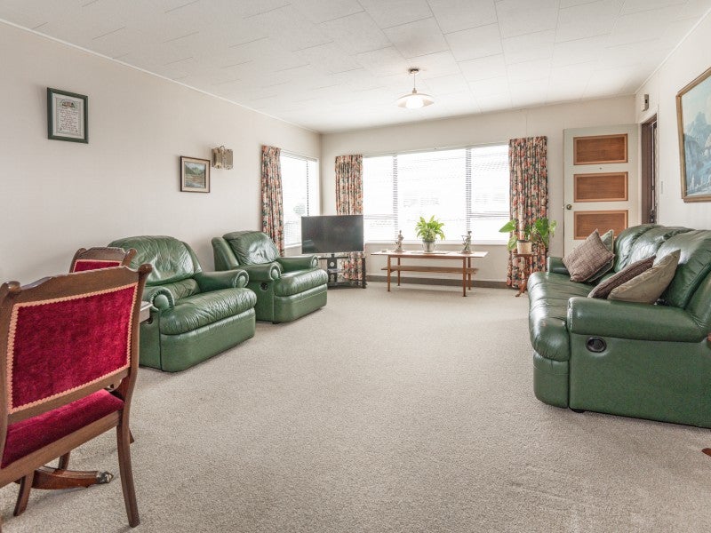 2/411 Avenue Rd W, Saint Leonards, Hastings - Carousel 13