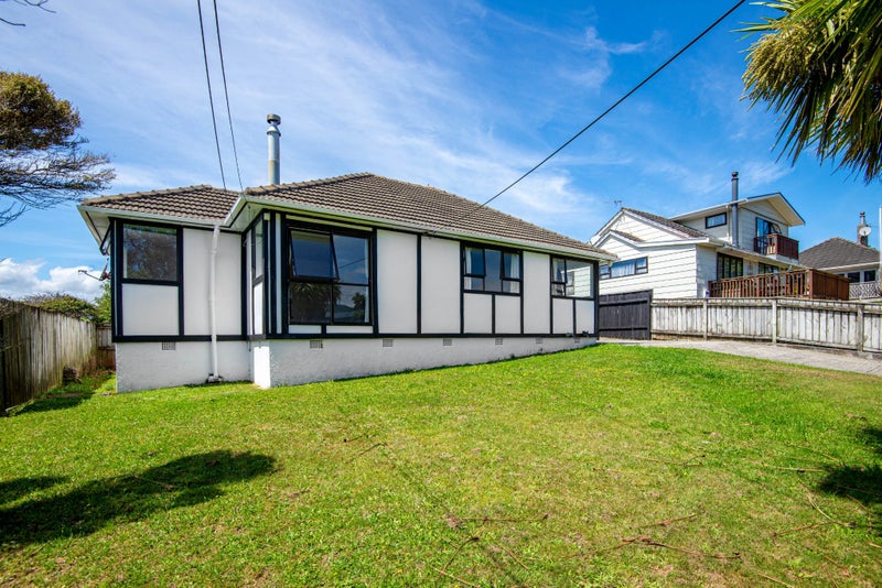 15 Jackson Terrace, Ranui, Porirua - Carousel 2