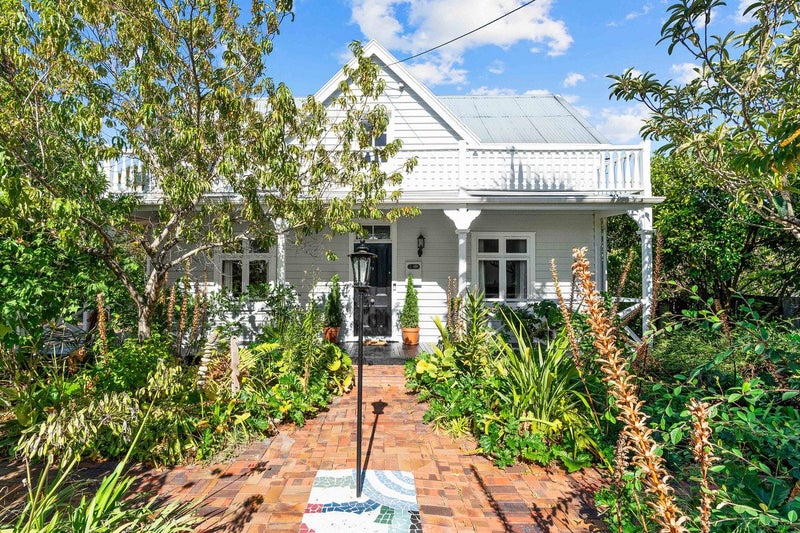54 Dublin Street, Martinborough - Carousel 1