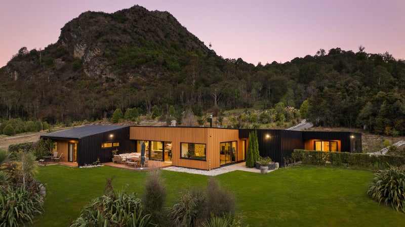 42 Tui Drive, Mount Creighton, Queenstown - Carousel 1