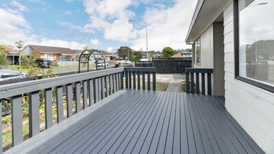 1/217 Waitemata Drive, Ranui, Auckland - Carousel 1