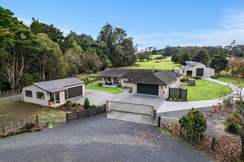 587B Crane Road, Kauri, Kamo - Carousel 1