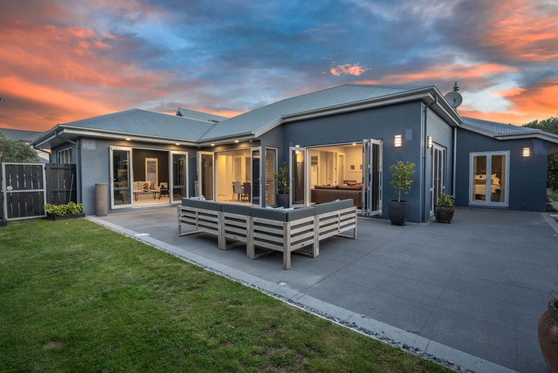 9 Hemsworth Mews, Casebrook, Christchurch - Carousel 1