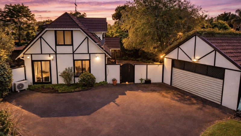 201 Carnoustie Drive, Wattle Downs, Auckland - Carousel 1