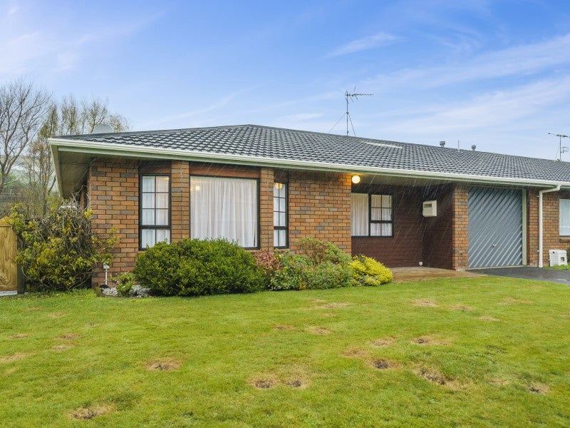 110 Oxford Street, Tawa, Wellington - Carousel 1