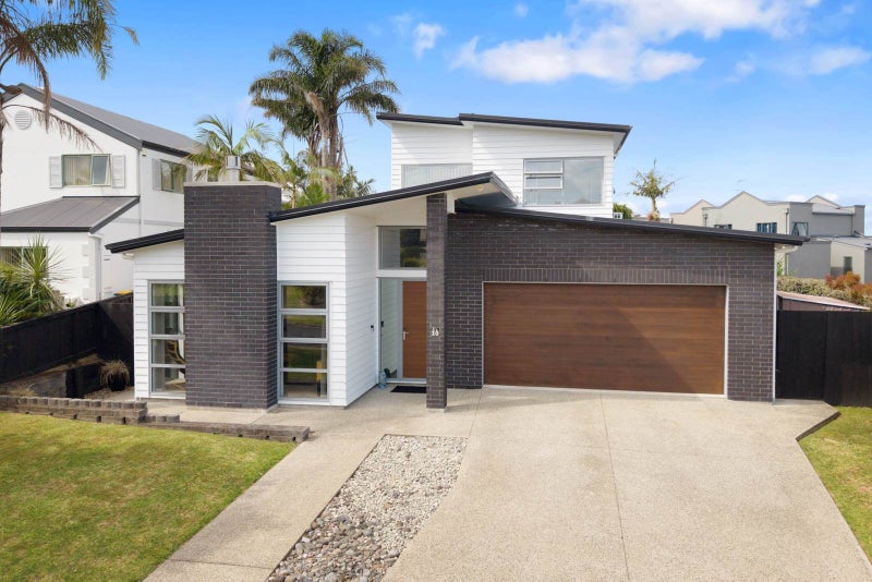 10 Provence Esplanade, Te Atatu Peninsula, Auckland - Carousel 1