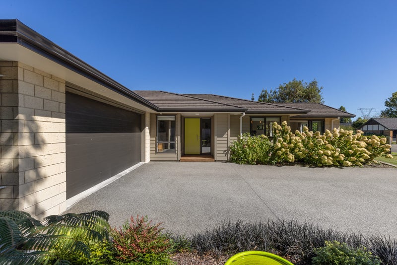 4 Richmond Avenue, Waikanae - Carousel 2