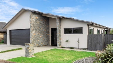 24 Pescara Point, Karaka, Papakura - Carousel 1