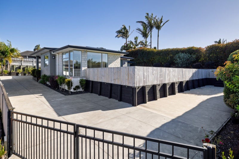12 Fleur Place, Te Puke - Carousel 1