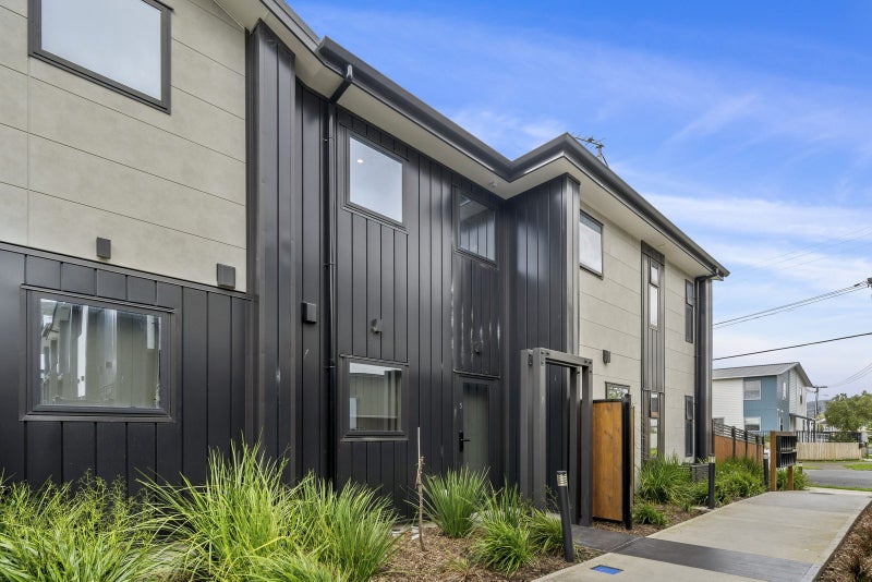 3/11 Macky Street, Taita, Lower Hutt - Carousel 1