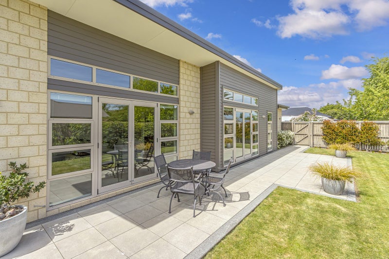 16 Kilbride Gardens, Halswell, Christchurch - Carousel 1