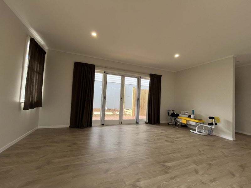 138 Luckens Road, West Harbour, Auckland - Carousel 2