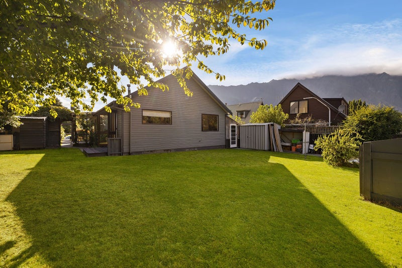 30 Remarkables Crescent, Frankton, Queenstown - Carousel 2