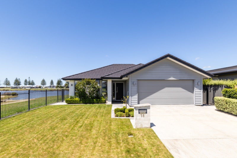 18 Ruakituri Place, Te Awa, Napier - Carousel 1