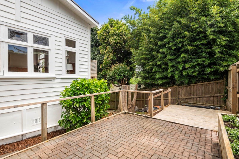 97A Carlisle Road, Torbay, Auckland - Carousel 15