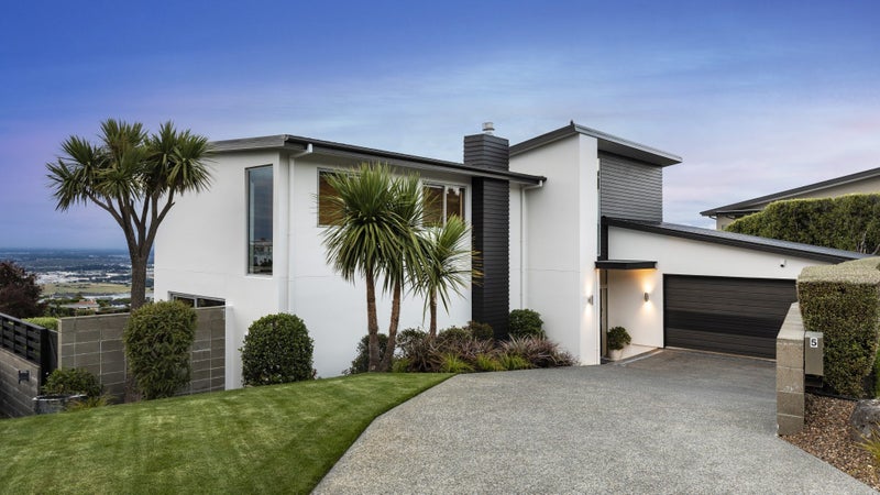 5 Peregrine Close, Mount Pleasant, Christchurch - Carousel 1