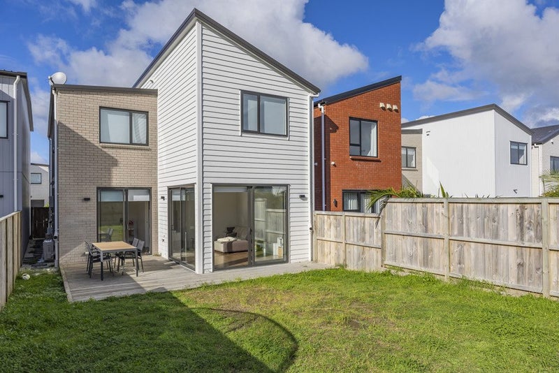 27 Coast Garden Drive, Hobsonville, Waitakere City, Auckland - Carousel 2