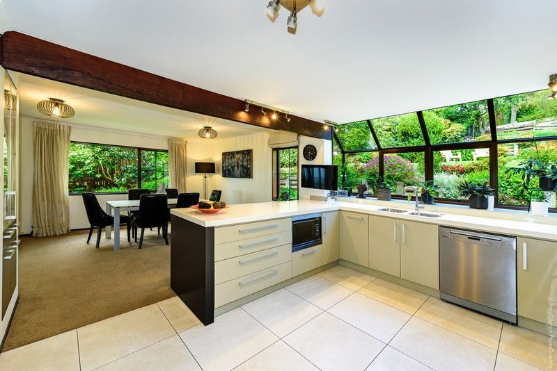 5 Petworth Place, Westmorland, Christchurch - Carousel 2