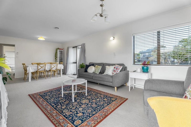 8 Chipping Dale, Mangere Bridge, Auckland - Carousel 2