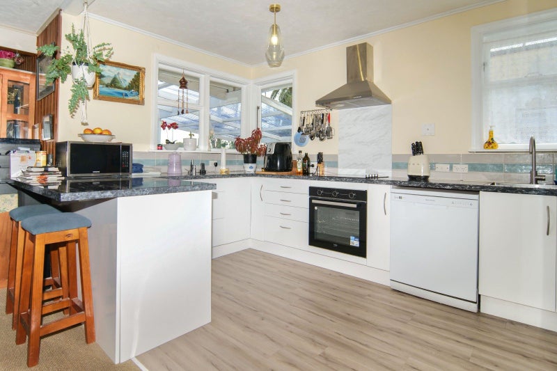 78 Wakefield Street, Westport, Westport - Carousel 2