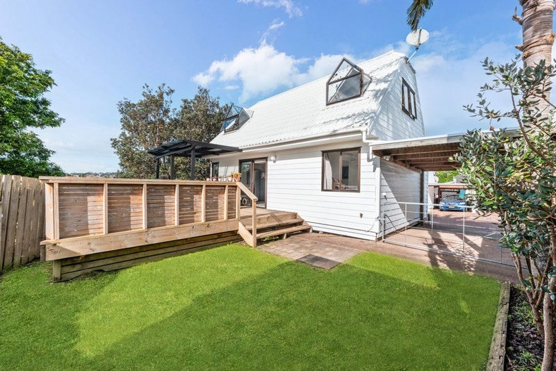 5/2 Blockhouse Bay Road, Avondale, Auckland - Carousel 1