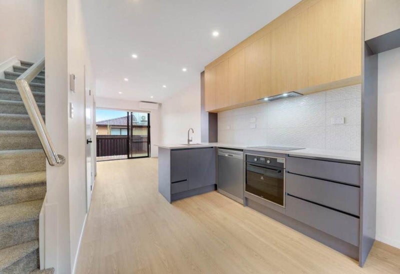 10/3 Cape Road, Māngere, Auckland - Carousel 1