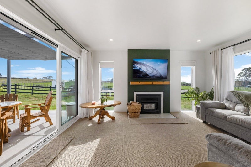 34 Monmouth Road, Pembroke - Carousel 1