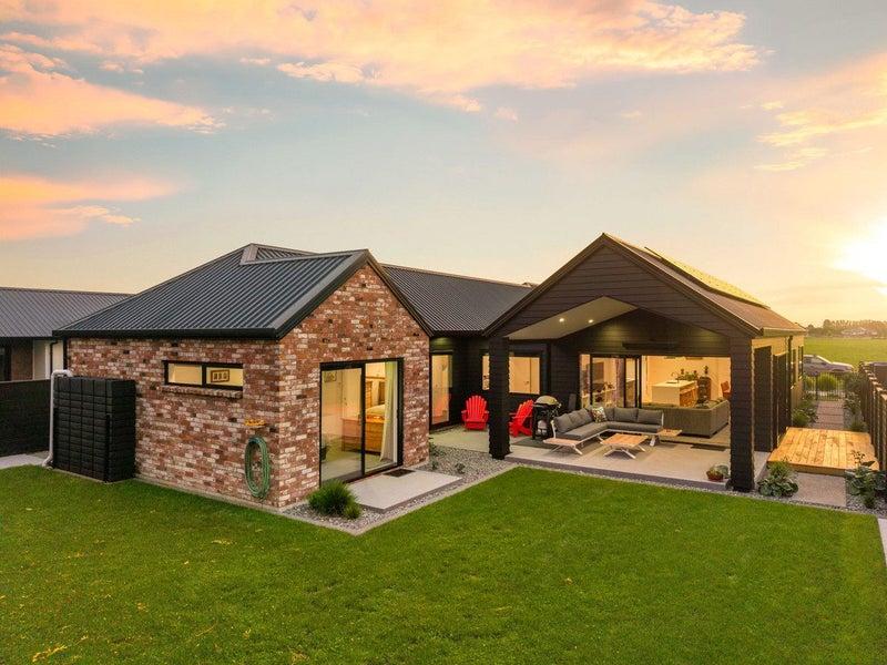 90 Hugo Shaw Drive, Cambridge, Waipa, Waikato - Carousel 1