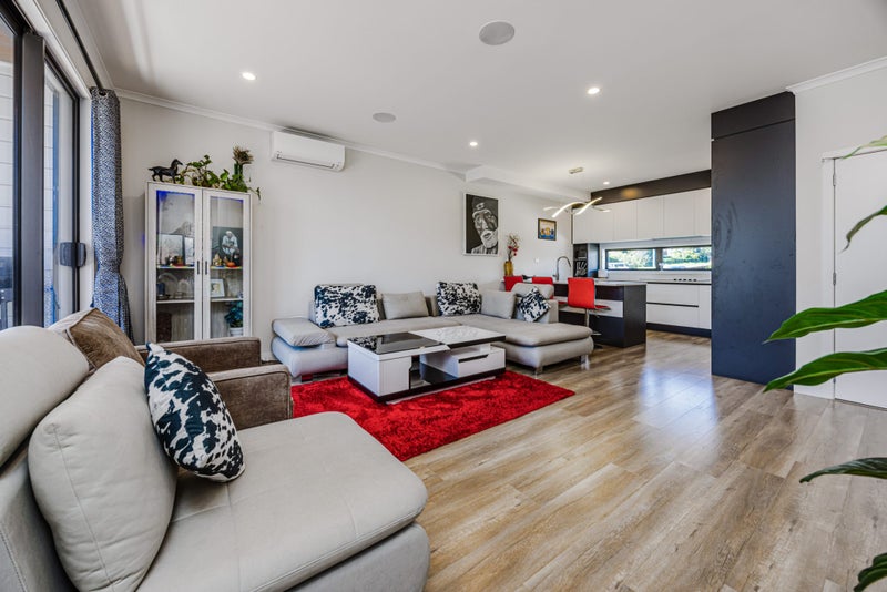 2/5 Ayr Road, Pakuranga, Auckland - Carousel 1