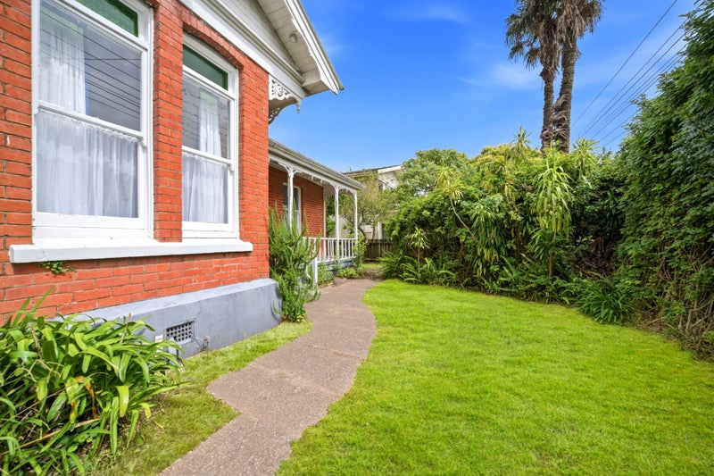 0 Queen Charlotte Sound, Snake Point - Carousel 2