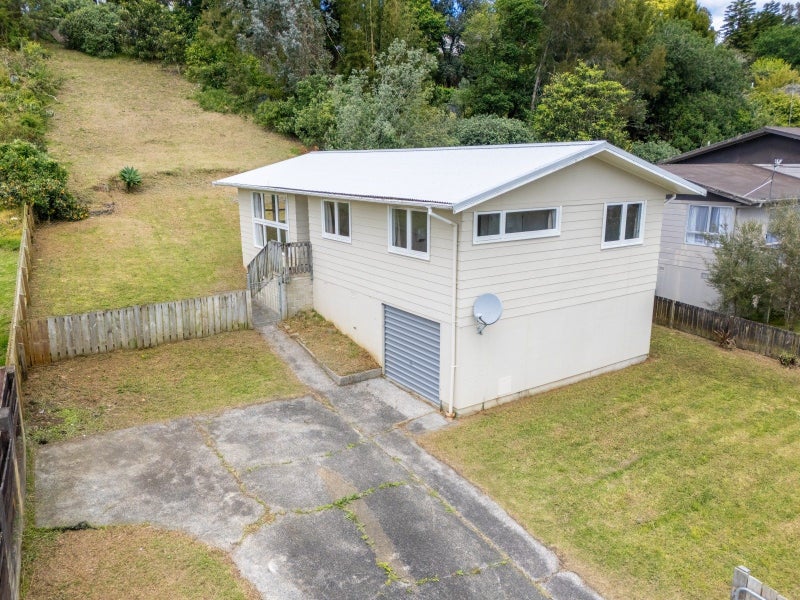5 Cresta Place, Onerahi, Whangarei - Carousel 1