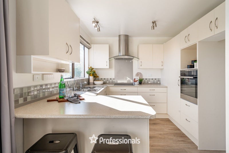 23A Invercargill Drive, Kelson, Lower Hutt - Carousel 24