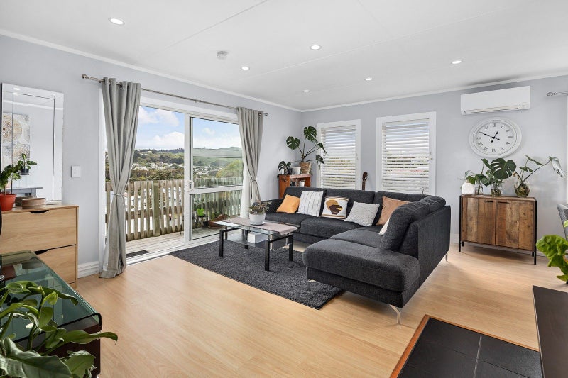 43 Desert Gold Street, Ascot Park, Porirua - Carousel 2