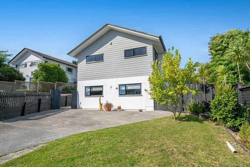 17 Leiden Place, Totara Vale, Auckland - Carousel 1